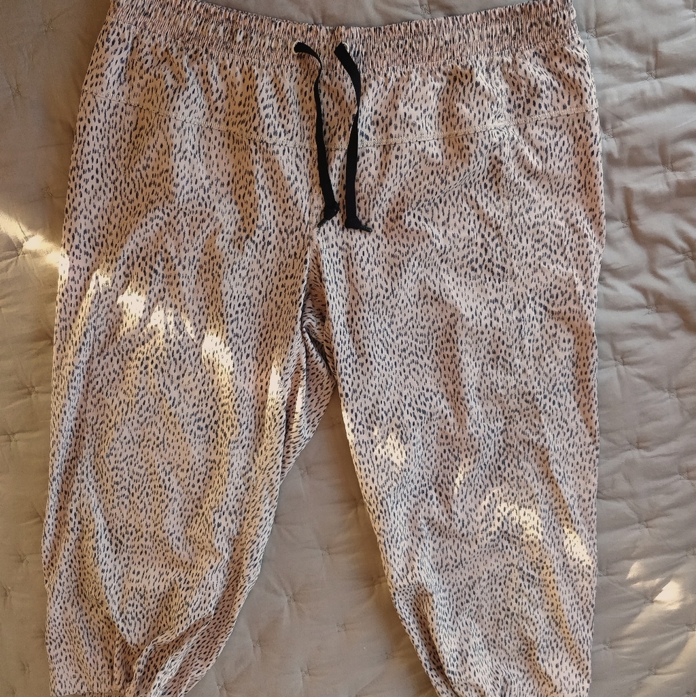 Lululemon Capri lightweight pants